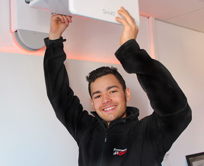 Att montera Smartboard är inte enkelt. Vi har erfarna installatörer