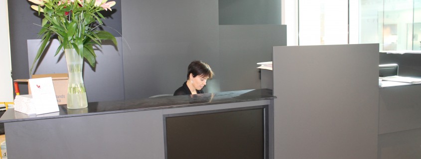 Skärm i receptionen på Spoon