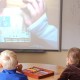 En installerad smartboard på Carlssons skola