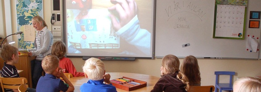 En installerad smartboard på Carlssons skola